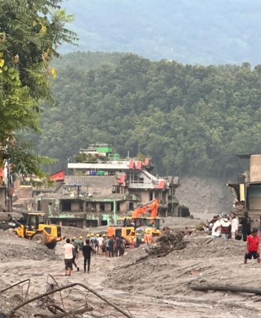 Nepal'deki Buzul Çökmesi ve Sel Felaketinde Ağır Bilanço: Binlerce Kayıp Var