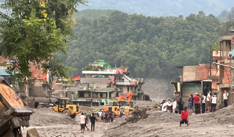 Nepal'deki Buzul Çökmesi ve Sel Felaketinde Ağır Bilanço: Binlerce Kayıp Var