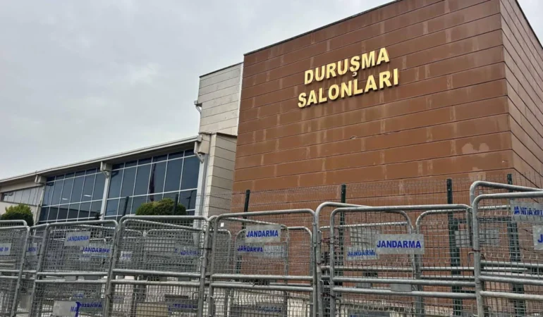 İBB Davasında Sanık Savunmaları Sürerken Kanser Tedavisi Gören Sanığın Yakalama Kararı Kaldırıldı
