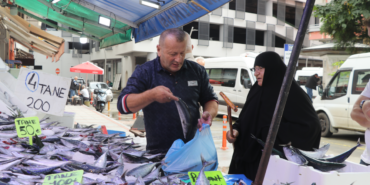 Rize'de Karadeniz palamudu tezgahlarda 50 liradan başlayan fiyatlarla satışa sunuldu