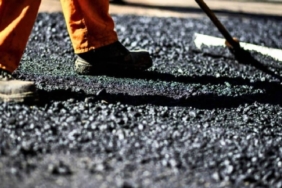 Denizlerden Toplanan Plastik Atıklar Geri Dönüştürülerek Yol Yapımında Asfalt Olarak Kullanılıyor