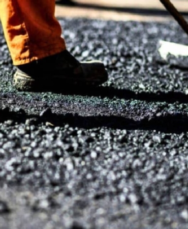 Denizlerden Toplanan Plastik Atıklar Geri Dönüştürülerek Yol Yapımında Asfalt Olarak Kullanılıyor
