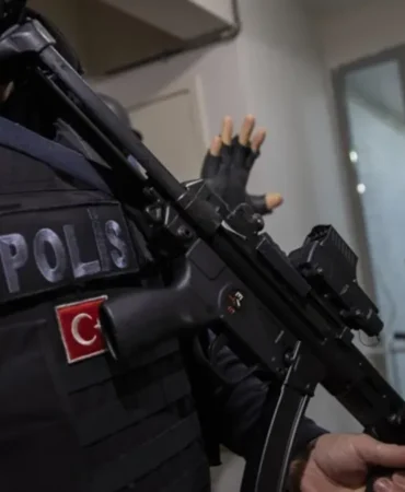 Tokat'ta jandarmanın silah kaçakçılığı operasyonunda 29 şüpheli yakalandı