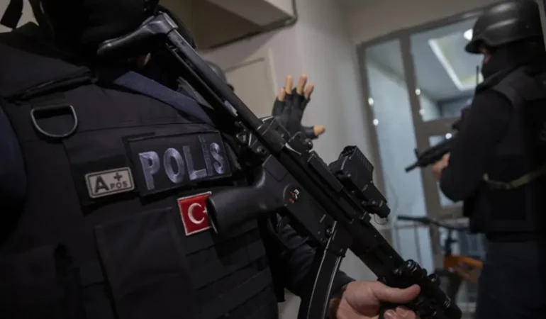 Tokat'ta jandarmanın silah kaçakçılığı operasyonunda 29 şüpheli yakalandı