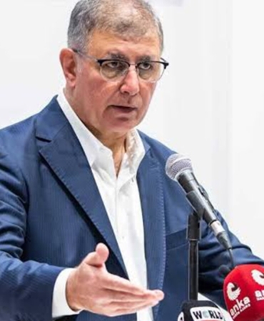 Gazeteci Saygı Öztürk Cemil Tugay ile geçmişte yaptığı parti değiştirme görüşmesini aktardı