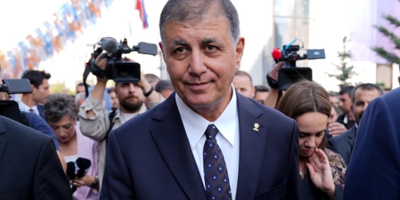 AKP’ye Geçen Cemil Tugay Hakkındaki Tehdit ve Soruşturma İddialarına Yanıt Verdi