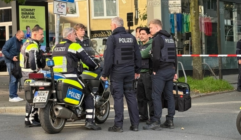 Almanya'nın Essen Kentinde Muayeneye Getirilen Tutuklu Elektrikli Scooterla Kaçtı